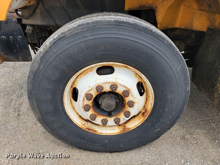 image for item JL9515 2005 International 7400  dump truck