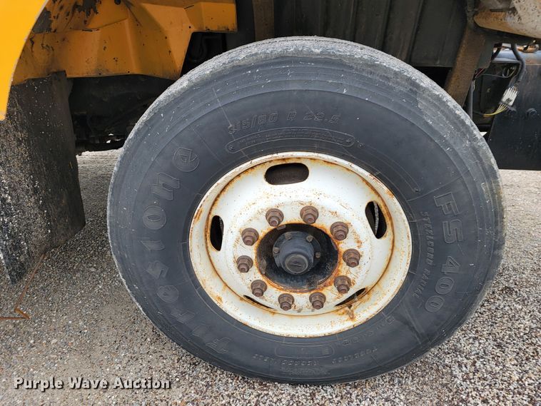 image for item JL9515 2005 International 7400  dump truck