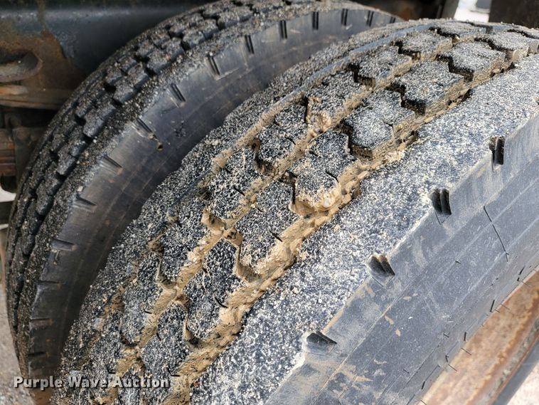 image for item JL9515 2005 International 7400  dump truck