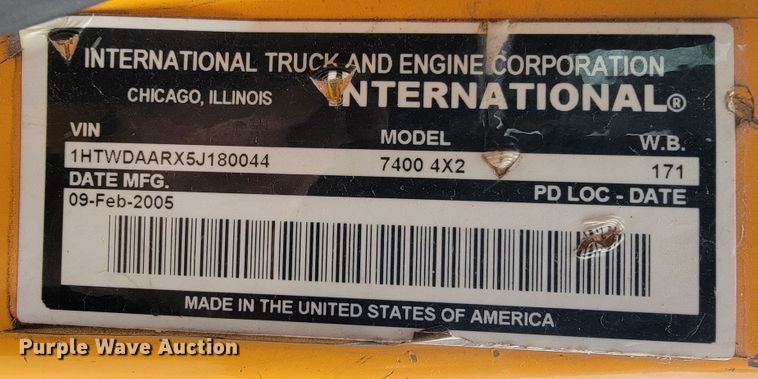 image for item JL9515 2005 International 7400  dump truck