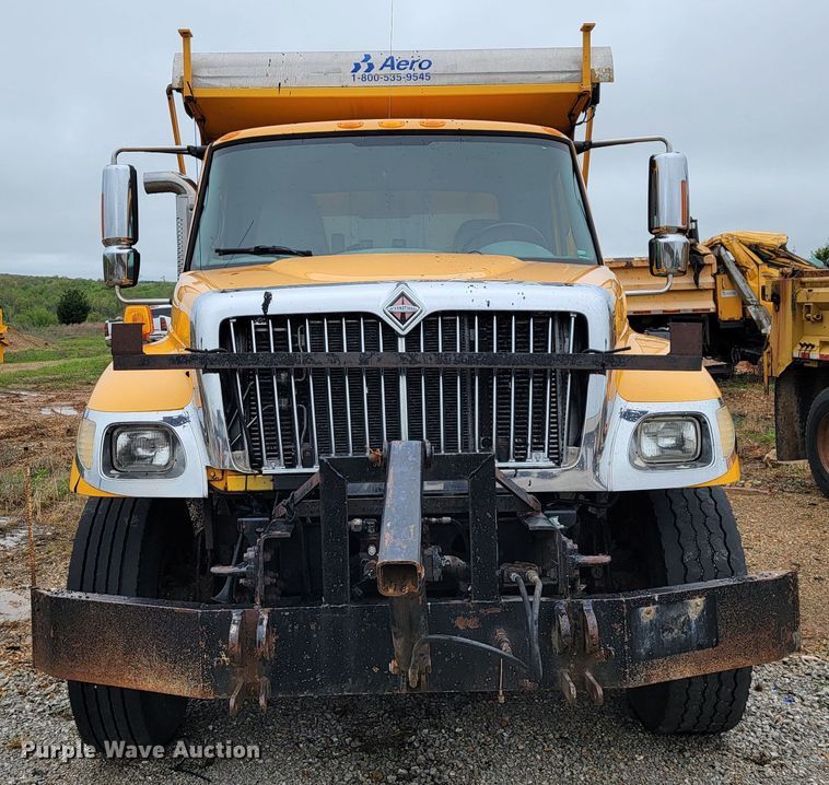 image for item JL9518 2006 International 7400  dump truck