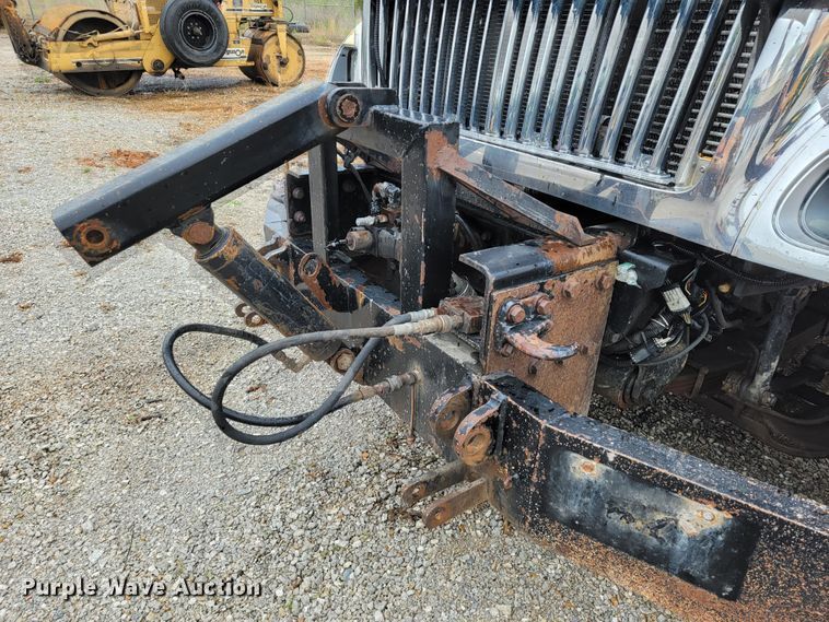 image for item JL9518 2006 International 7400  dump truck