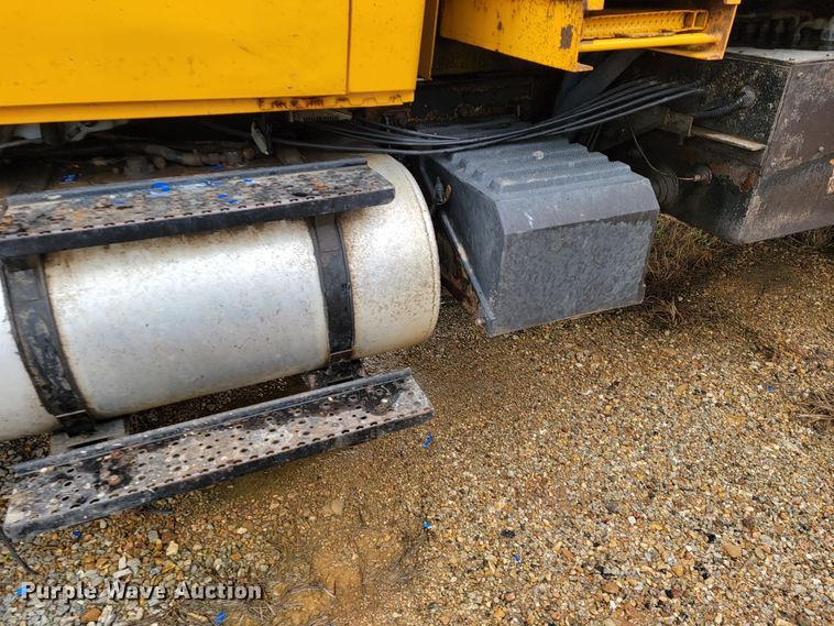 image for item JL9518 2006 International 7400  dump truck