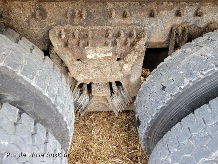 image for item JL9518 2006 International 7400  dump truck