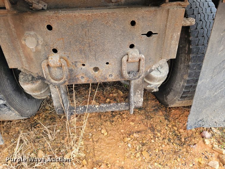 image for item JL9518 2006 International 7400  dump truck