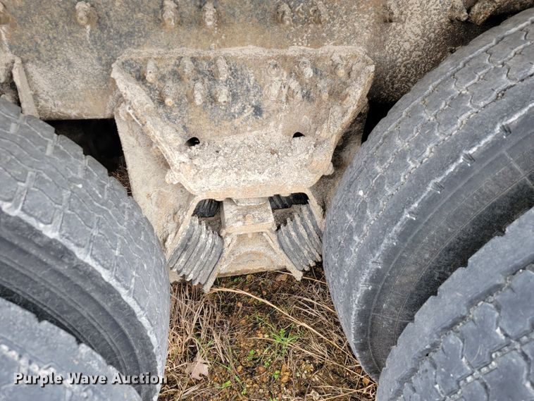 image for item JL9518 2006 International 7400  dump truck