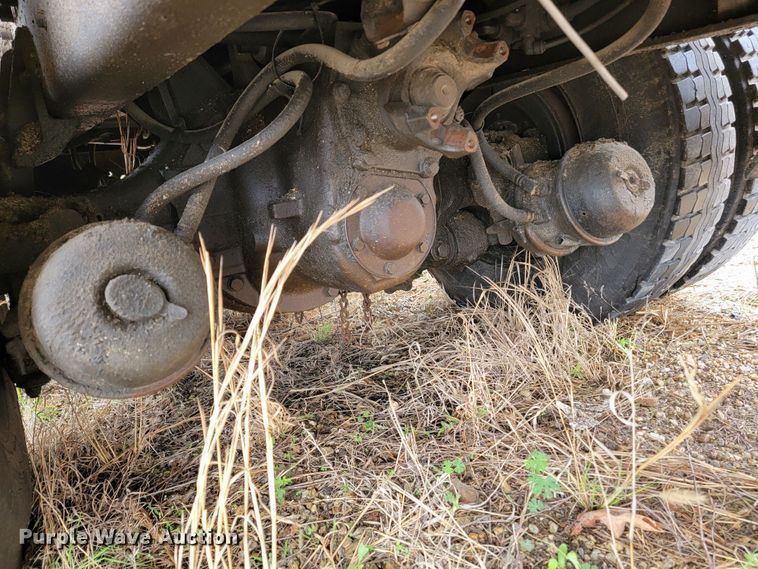 image for item JL9518 2006 International 7400  dump truck