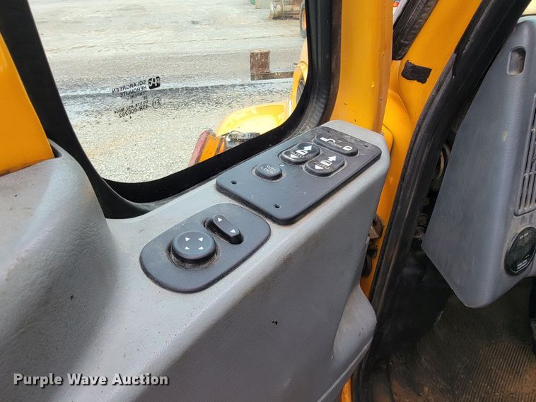 image for item JL9518 2006 International 7400  dump truck