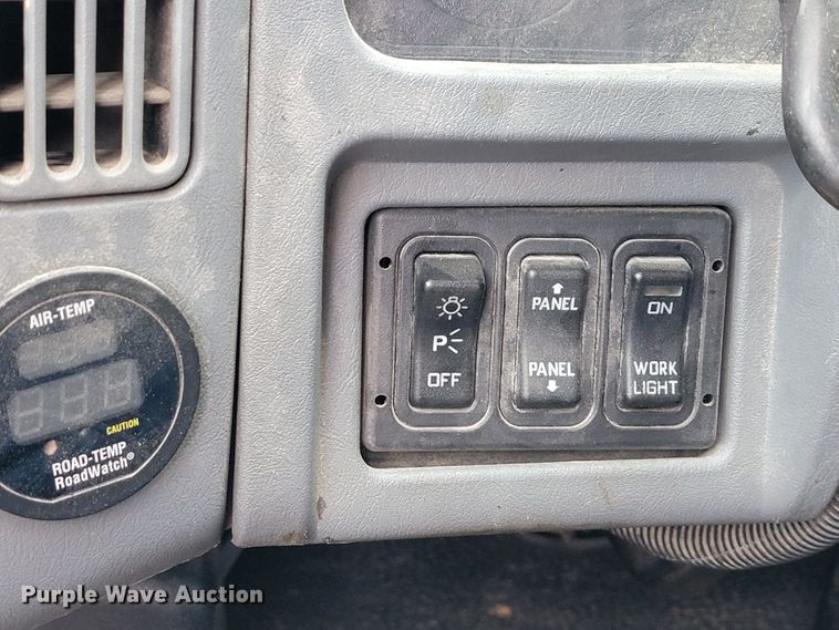 image for item JL9518 2006 International 7400  dump truck