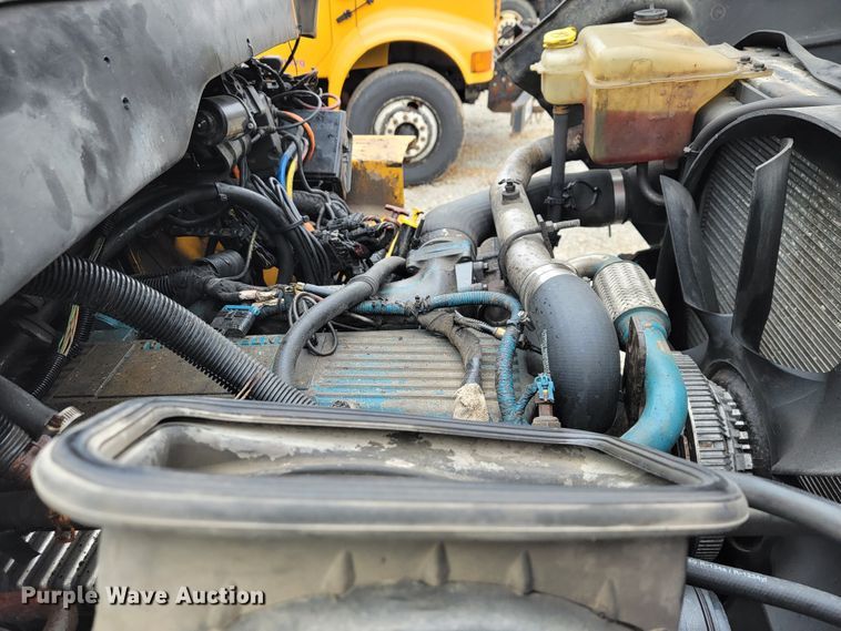 image for item JL9518 2006 International 7400  dump truck