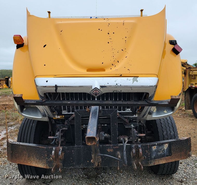 image for item JL9518 2006 International 7400  dump truck