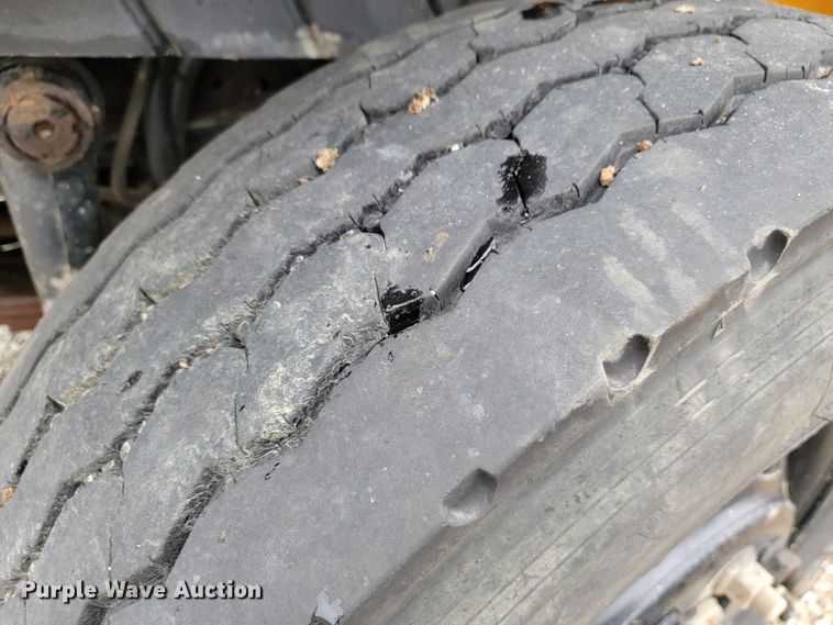 image for item JL9518 2006 International 7400  dump truck