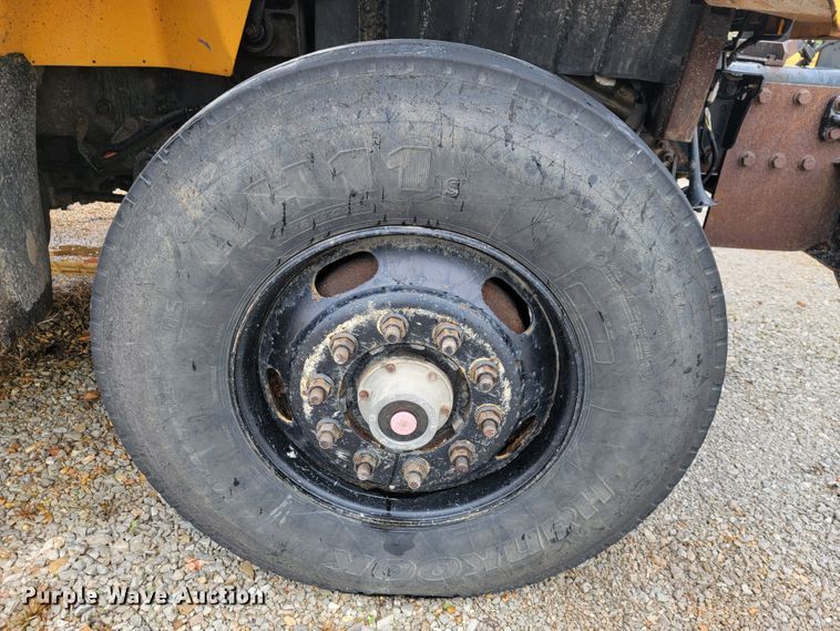 image for item JL9518 2006 International 7400  dump truck