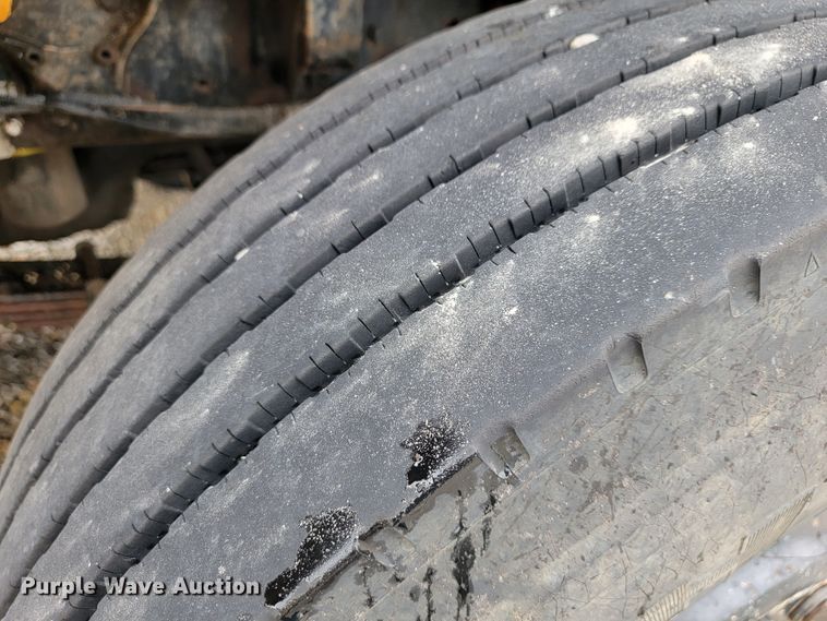 image for item JL9518 2006 International 7400  dump truck