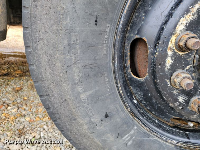 image for item JL9518 2006 International 7400  dump truck