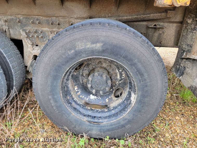 image for item JL9518 2006 International 7400  dump truck