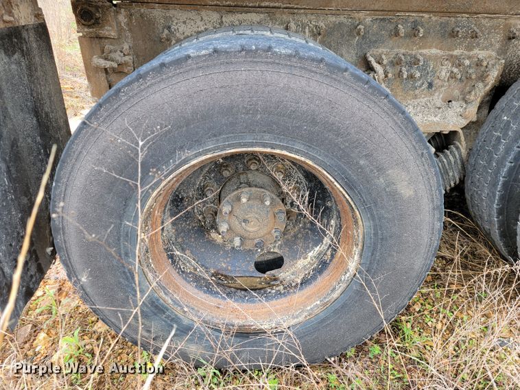 image for item JL9518 2006 International 7400  dump truck