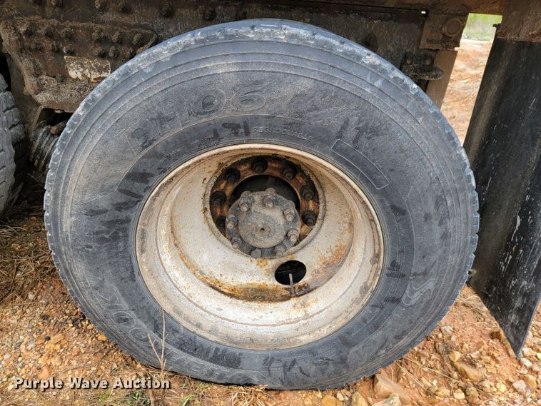 image for item JL9518 2006 International 7400  dump truck