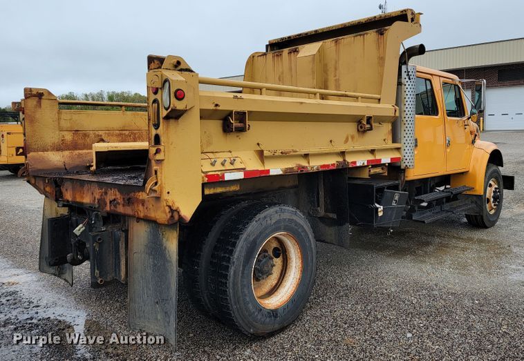 image for item JL9519 2002 International 4900  Crew Cab dump truck