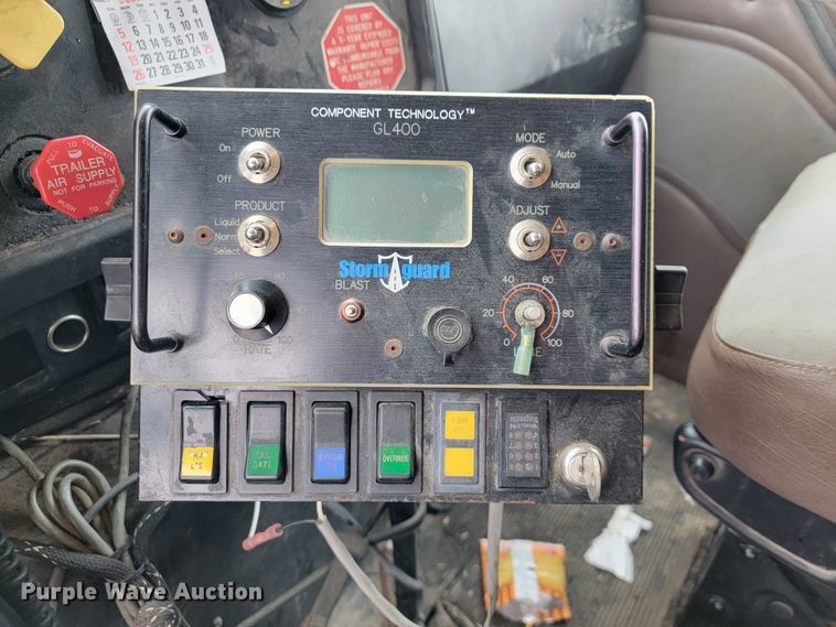 image for item JL9519 2002 International 4900  Crew Cab dump truck