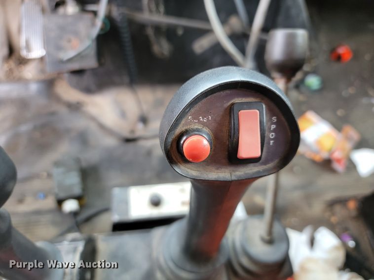 image for item JL9519 2002 International 4900  Crew Cab dump truck