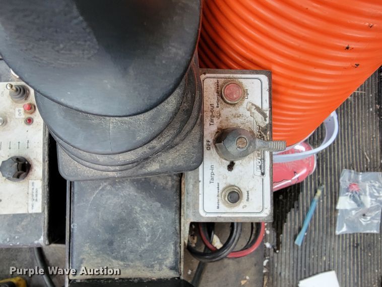 image for item JL9519 2002 International 4900  Crew Cab dump truck