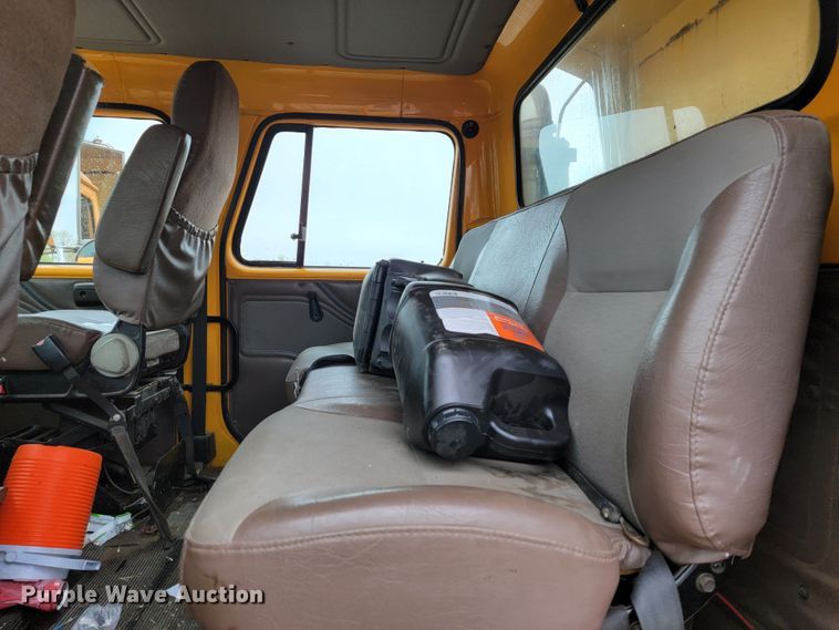 image for item JL9519 2002 International 4900  Crew Cab dump truck