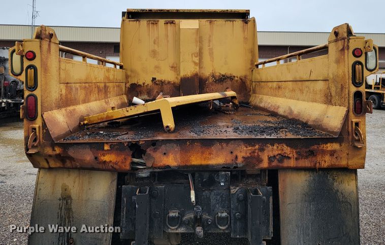 image for item JL9519 2002 International 4900  Crew Cab dump truck