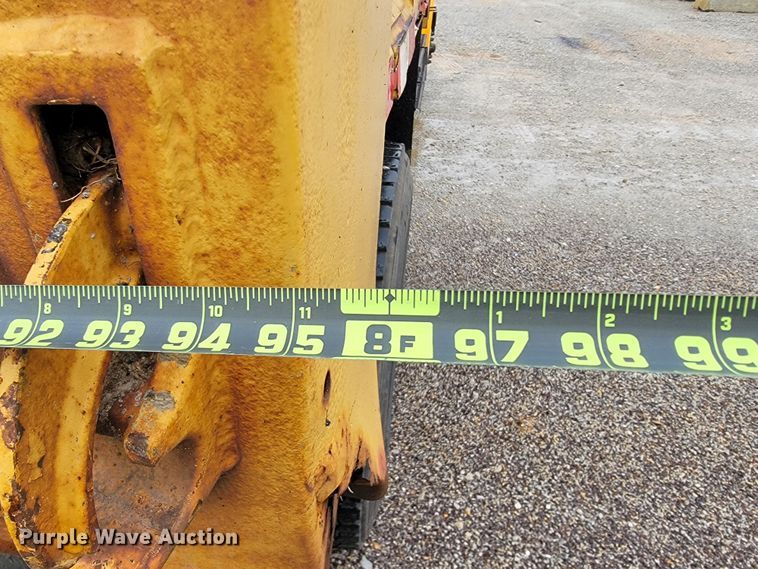 image for item JL9519 2002 International 4900  Crew Cab dump truck