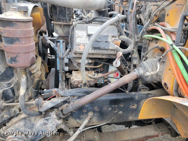 image for item JL9519 2002 International 4900  Crew Cab dump truck