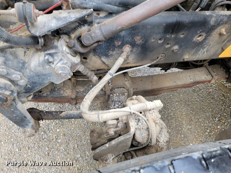 image for item JL9519 2002 International 4900  Crew Cab dump truck