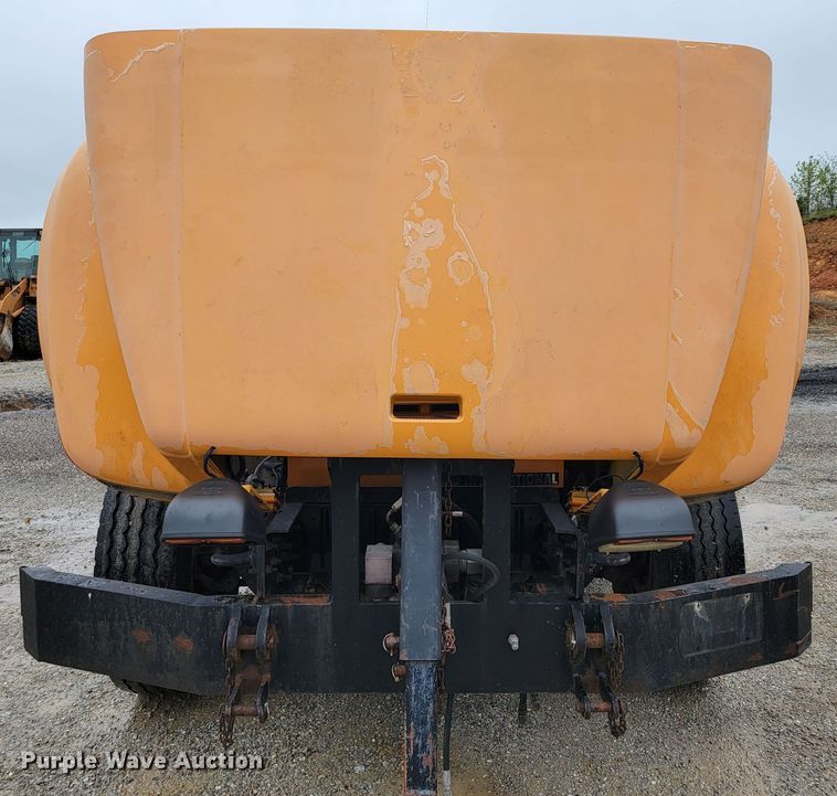 image for item JL9519 2002 International 4900  Crew Cab dump truck