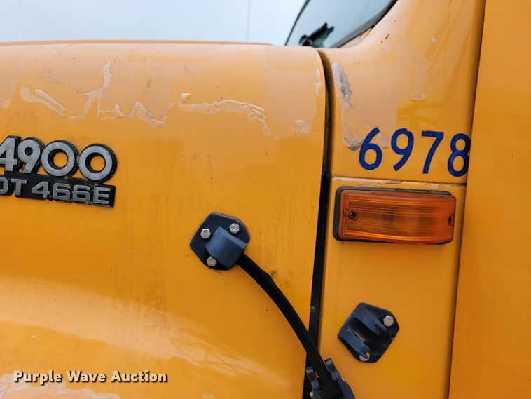 image for item JL9519 2002 International 4900  Crew Cab dump truck