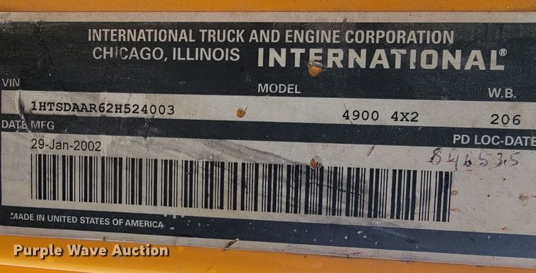 image for item JL9519 2002 International 4900  Crew Cab dump truck