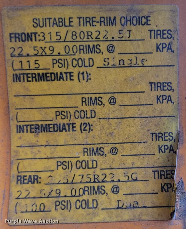 image for item JL9519 2002 International 4900  Crew Cab dump truck