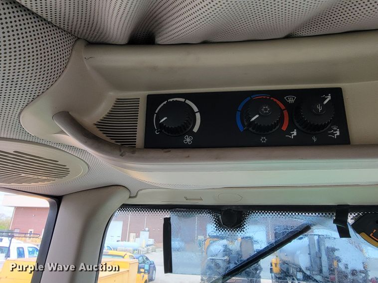 image for item JL9520 John Deere 6430  MFWD tractor