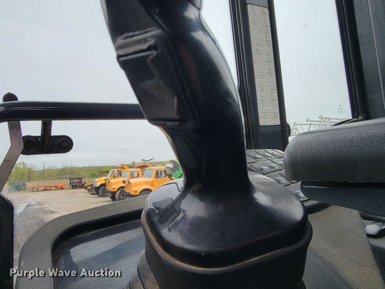 image for item JL9521 2007 John Deere 444J  wheel loader