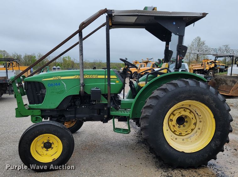 image for item JL9522 2007 John Deere 5325  tractor