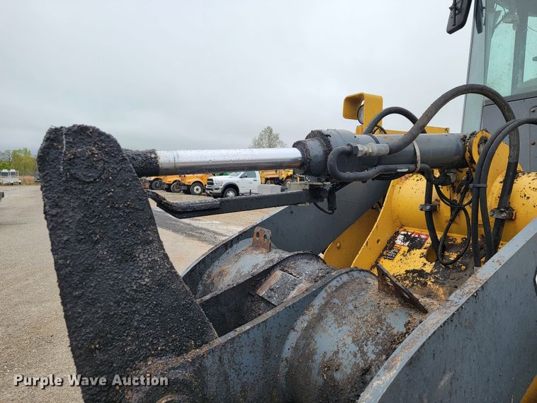 image for item JL9523 2007 John Deere 444J  wheel loader