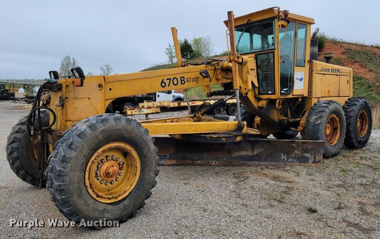 image for item JL9529 1988 John Deere 670B  motor grader