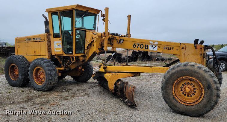 image for item JL9529 1988 John Deere 670B  motor grader