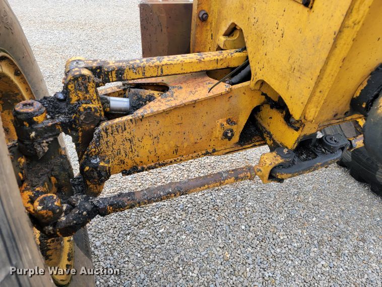 image for item JL9529 1988 John Deere 670B  motor grader