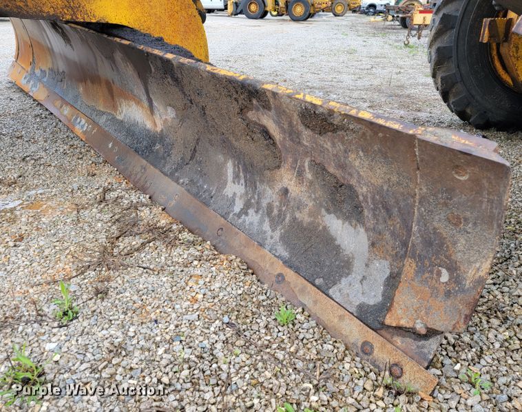 image for item JL9529 1988 John Deere 670B  motor grader