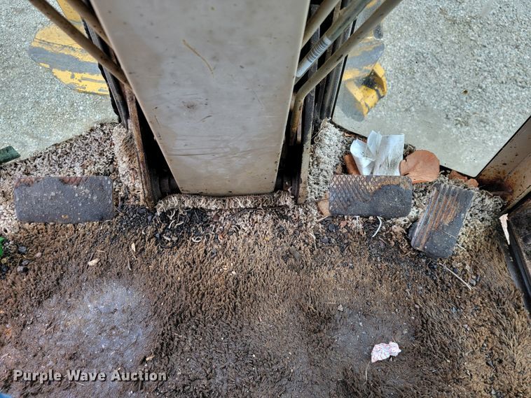 image for item JL9529 1988 John Deere 670B  motor grader