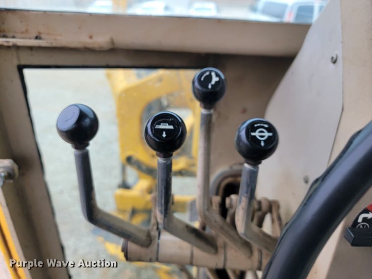 image for item JL9529 1988 John Deere 670B  motor grader