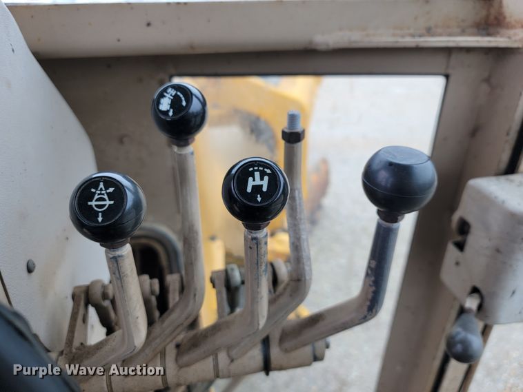 image for item JL9529 1988 John Deere 670B  motor grader