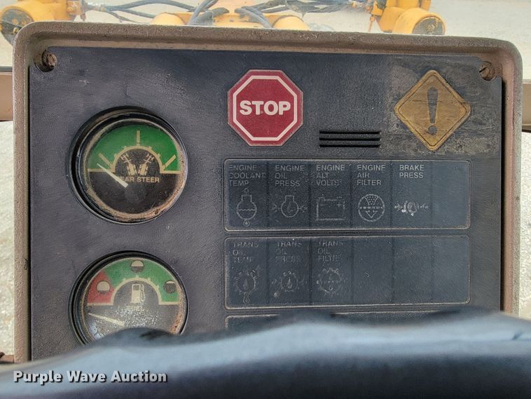 image for item JL9529 1988 John Deere 670B  motor grader