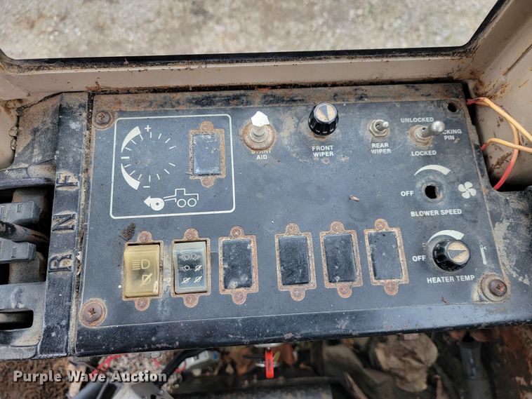 image for item JL9529 1988 John Deere 670B  motor grader