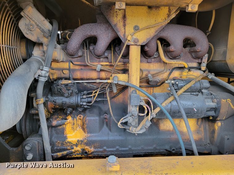 image for item JL9529 1988 John Deere 670B  motor grader