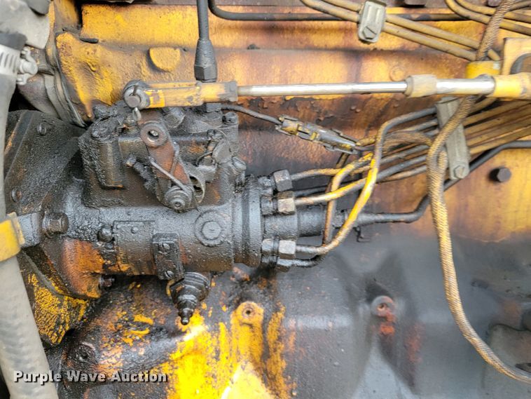 image for item JL9529 1988 John Deere 670B  motor grader